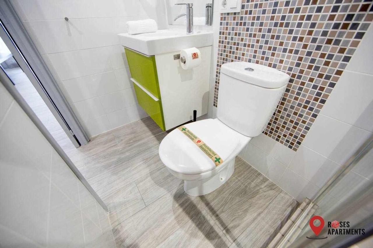 Roses Apartments Red Loft Vista Mar Lateral Εξωτερικό φωτογραφία